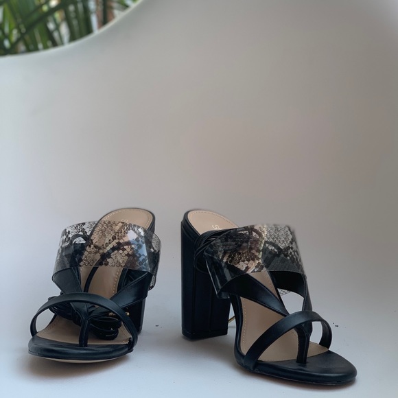 Trendy clear low heel brand new! - Picture 2 of 2